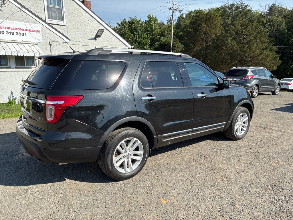 2015 Ford Explorer Image 10
