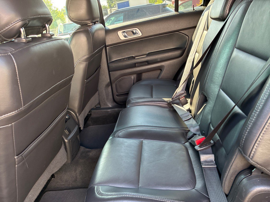 2015 Ford Explorer Image 16