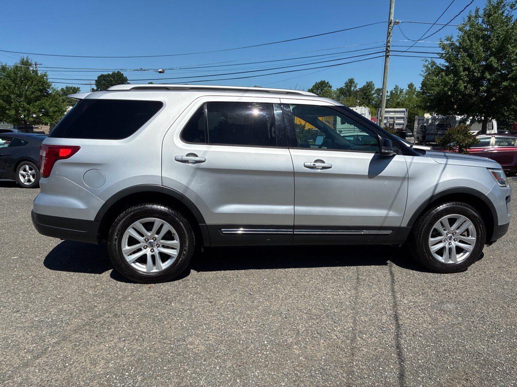 2018 Ford Explorer Image 9