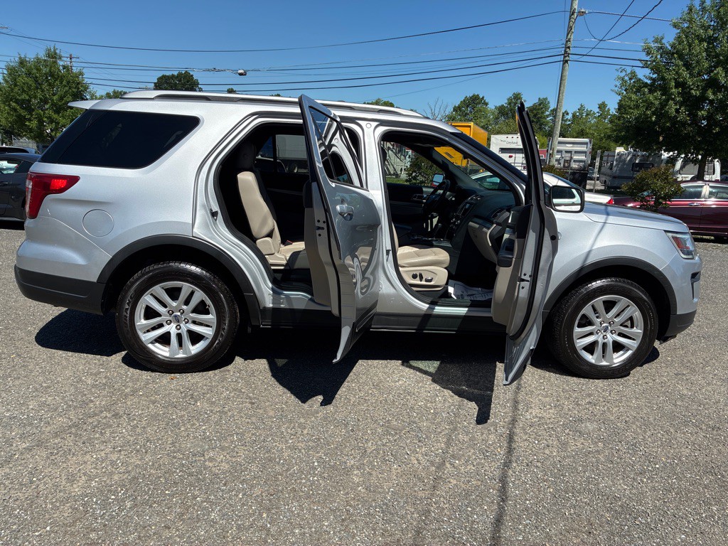 2018 Ford Explorer Image 11
