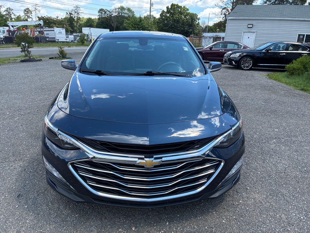2021 Chevrolet Malibu Image 1