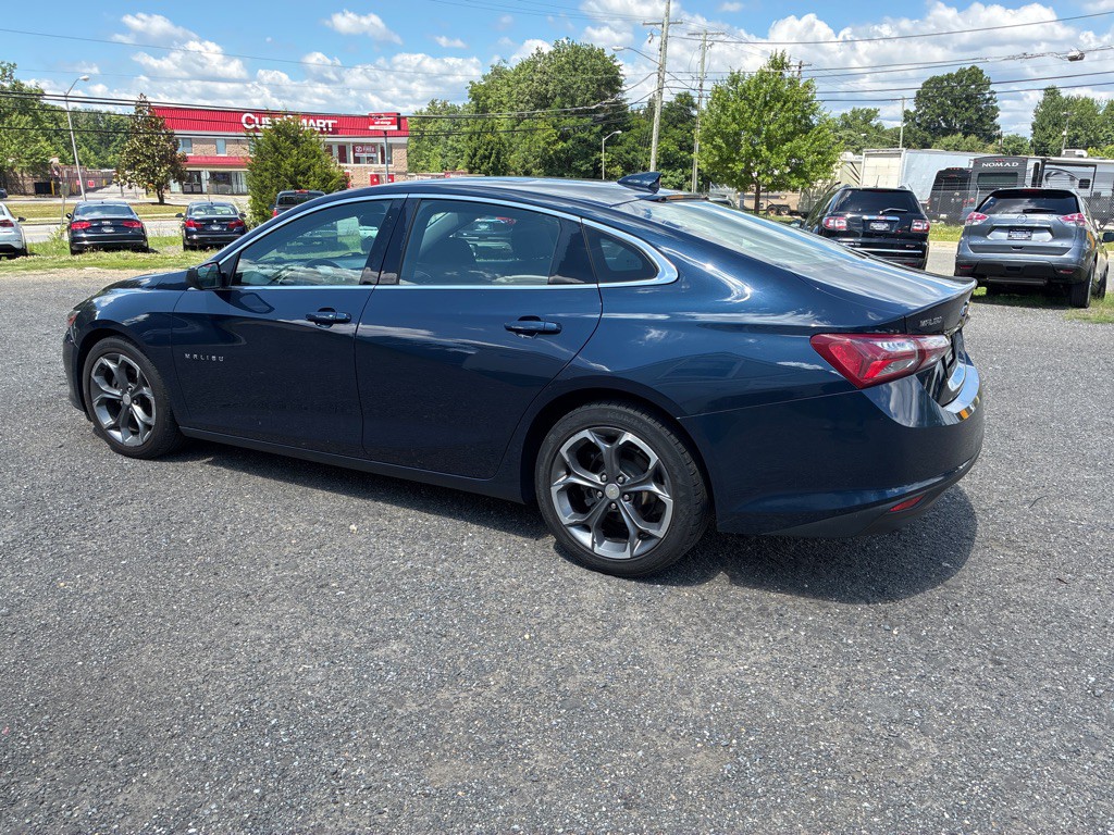 2021 Chevrolet Malibu Image 3