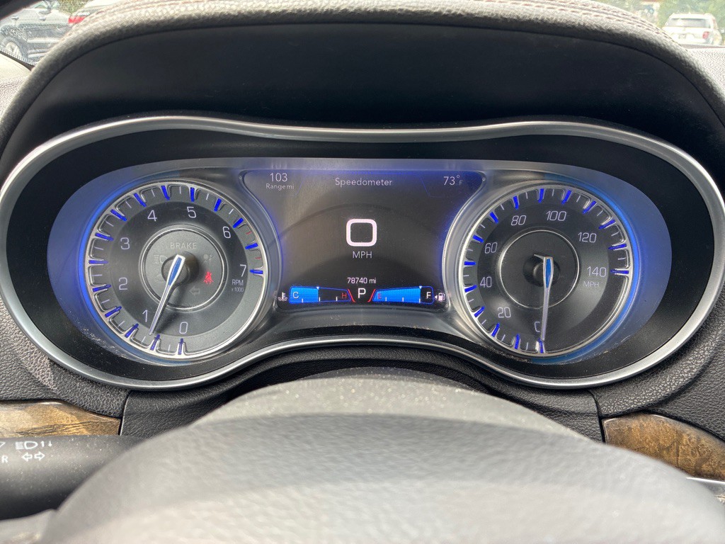 2018 Chrysler 300 Image 19