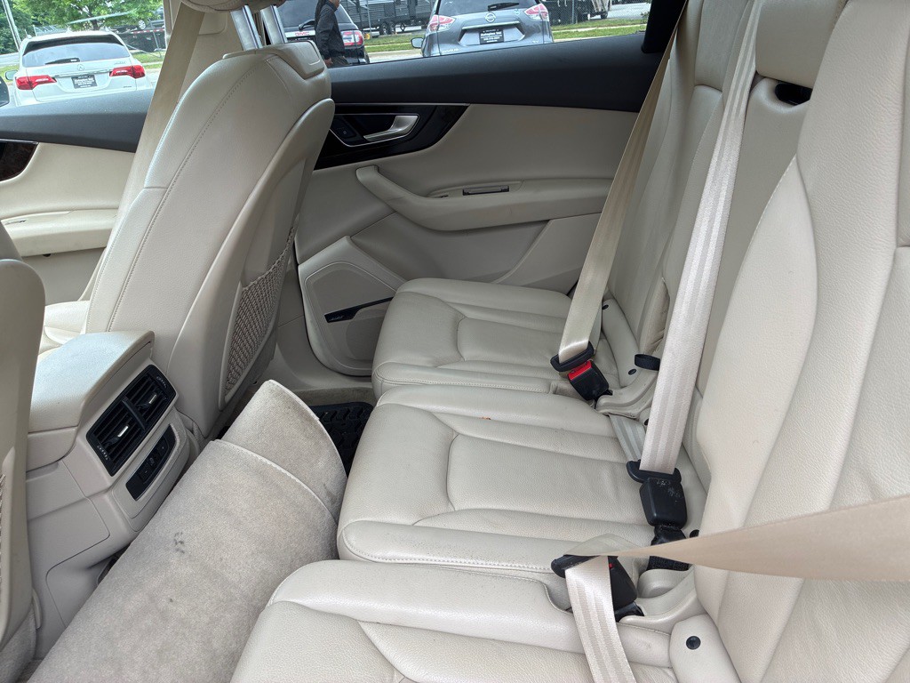 2018 Audi Q7 Image 11
