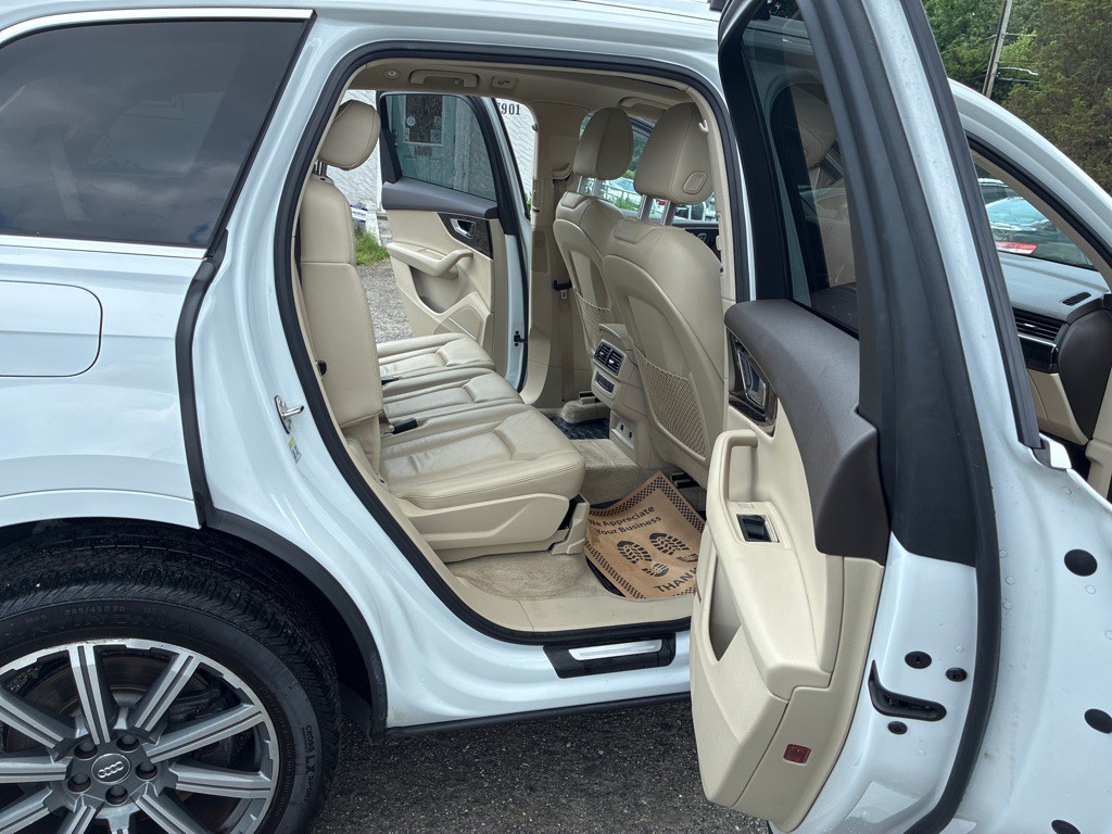 2018 Audi Q7 Image 17