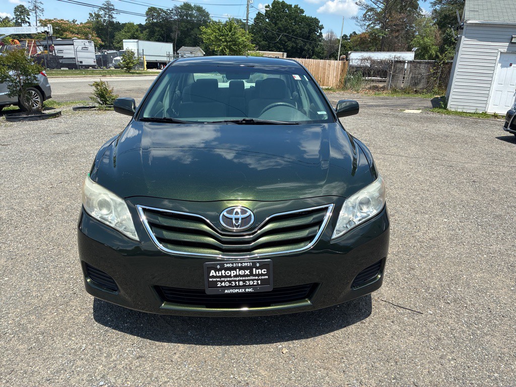2010 Toyota Camry Image 1