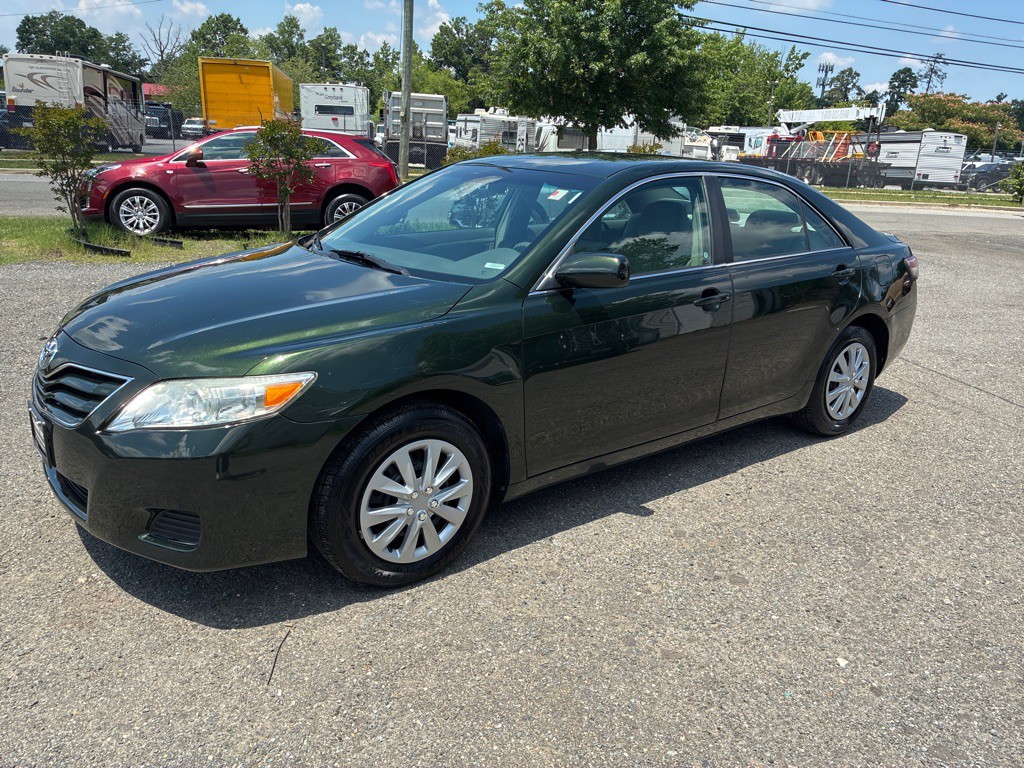 2010 Toyota Camry Image 2
