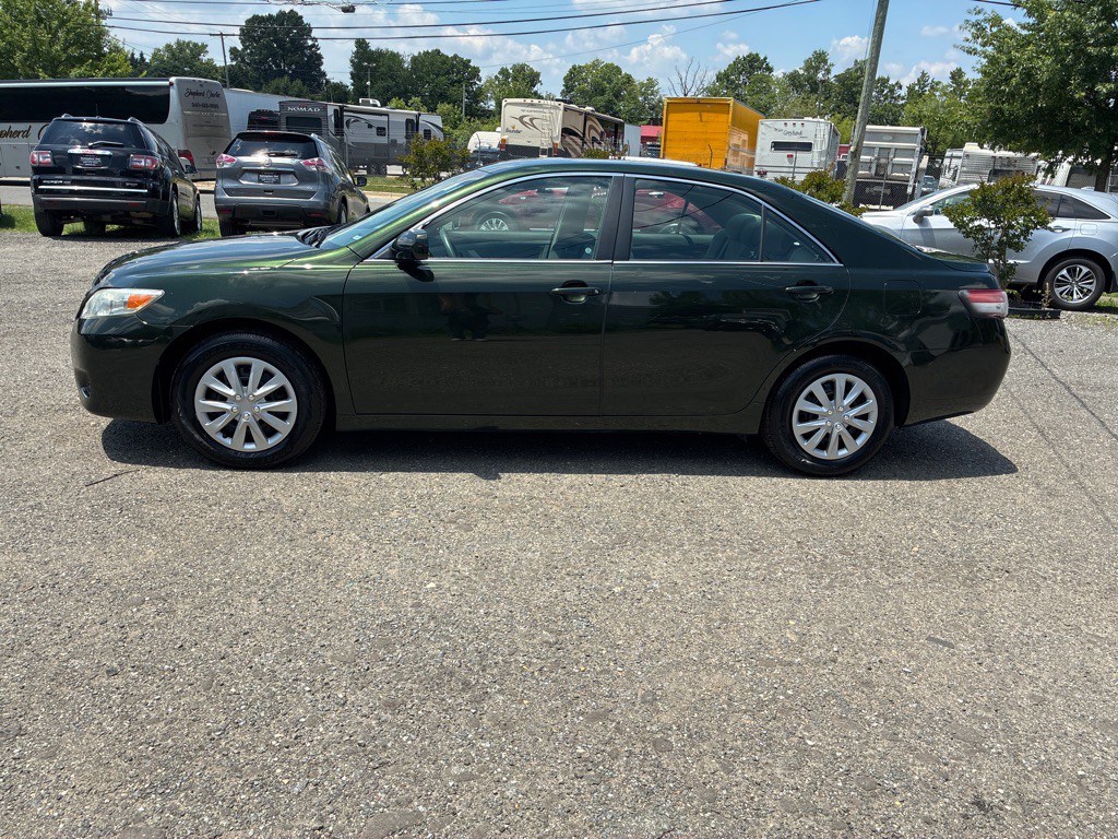 2010 Toyota Camry Image 3