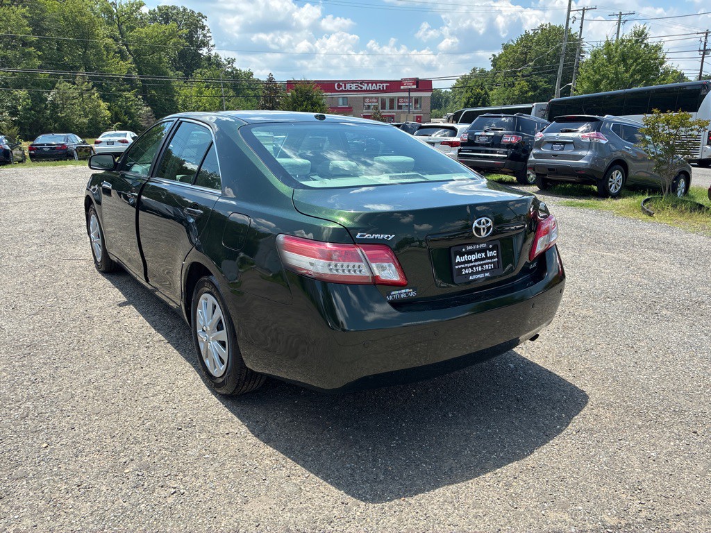 2010 Toyota Camry Image 5