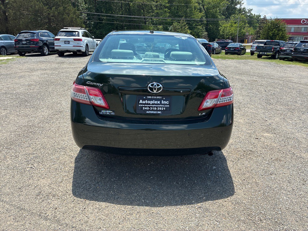 2010 Toyota Camry Image 6