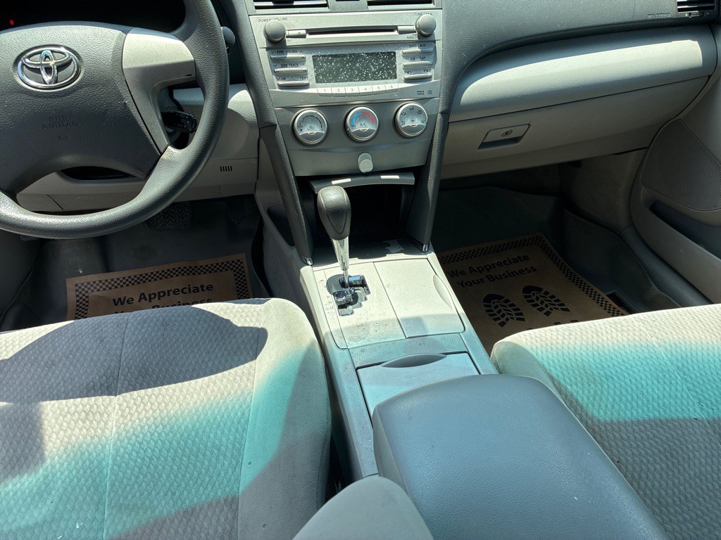2010 Toyota Camry Image 16