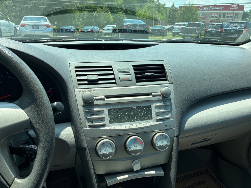 2010 Toyota Camry Image 18
