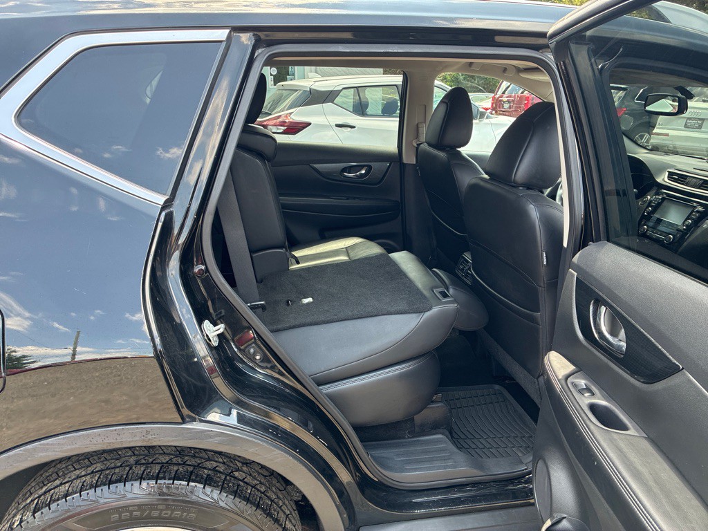 2015 Nissan Rogue Image 16