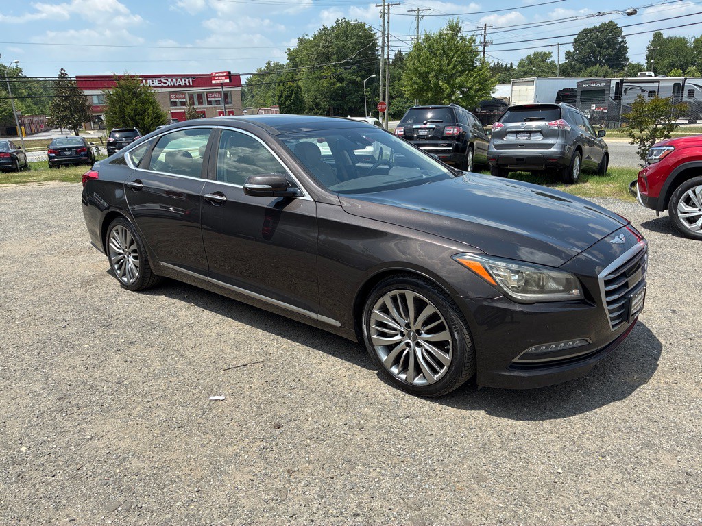2015 Hyundai Genesis Image 2