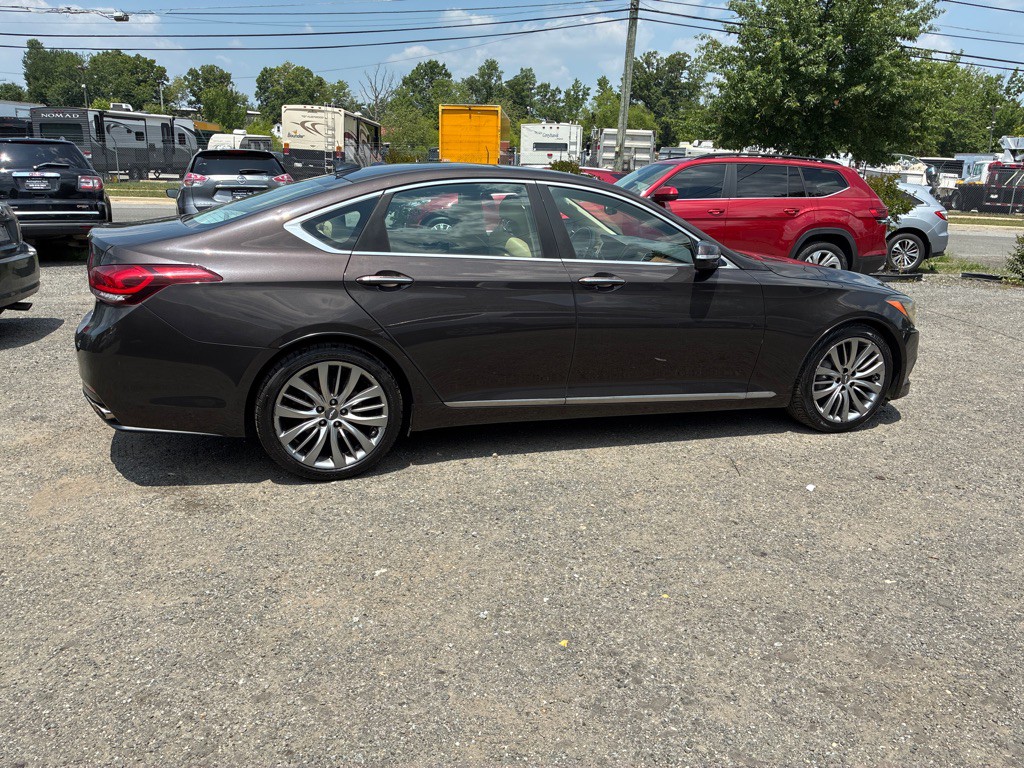2015 Hyundai Genesis Image 4