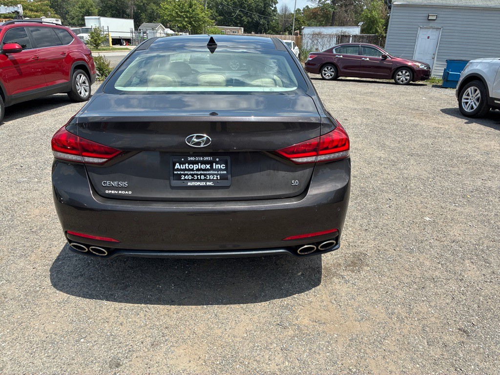 2015 Hyundai Genesis Image 6