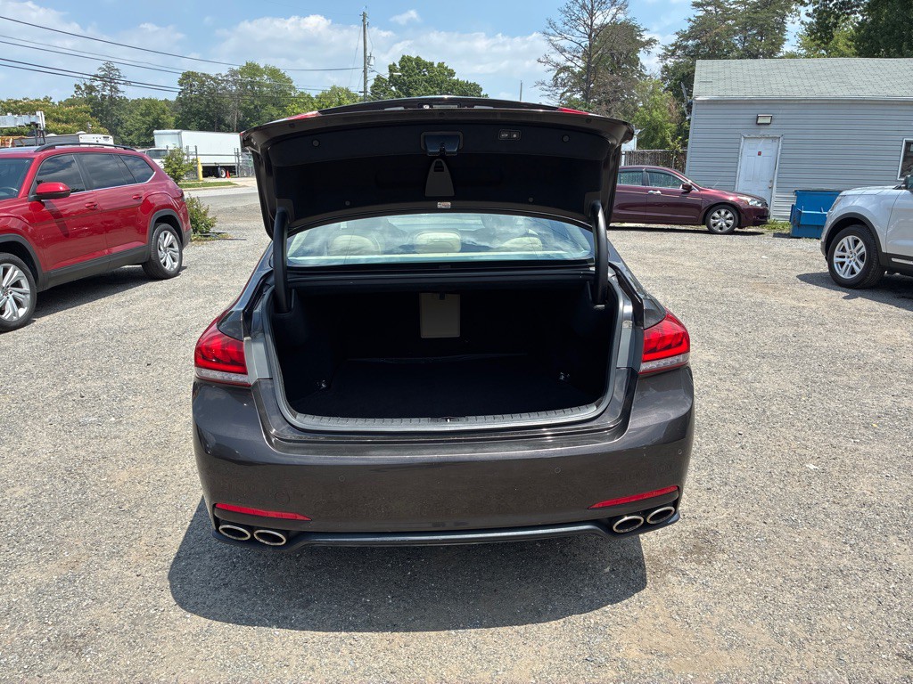 2015 Hyundai Genesis Image 7