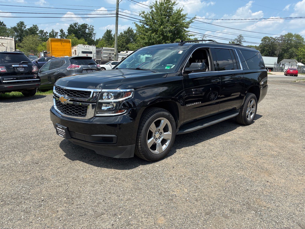 2017 Chevrolet Suburban Image 2