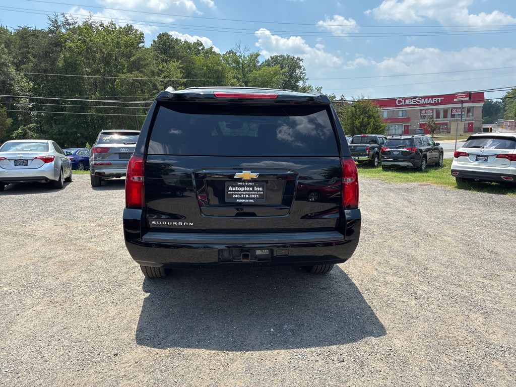 2017 Chevrolet Suburban Image 7