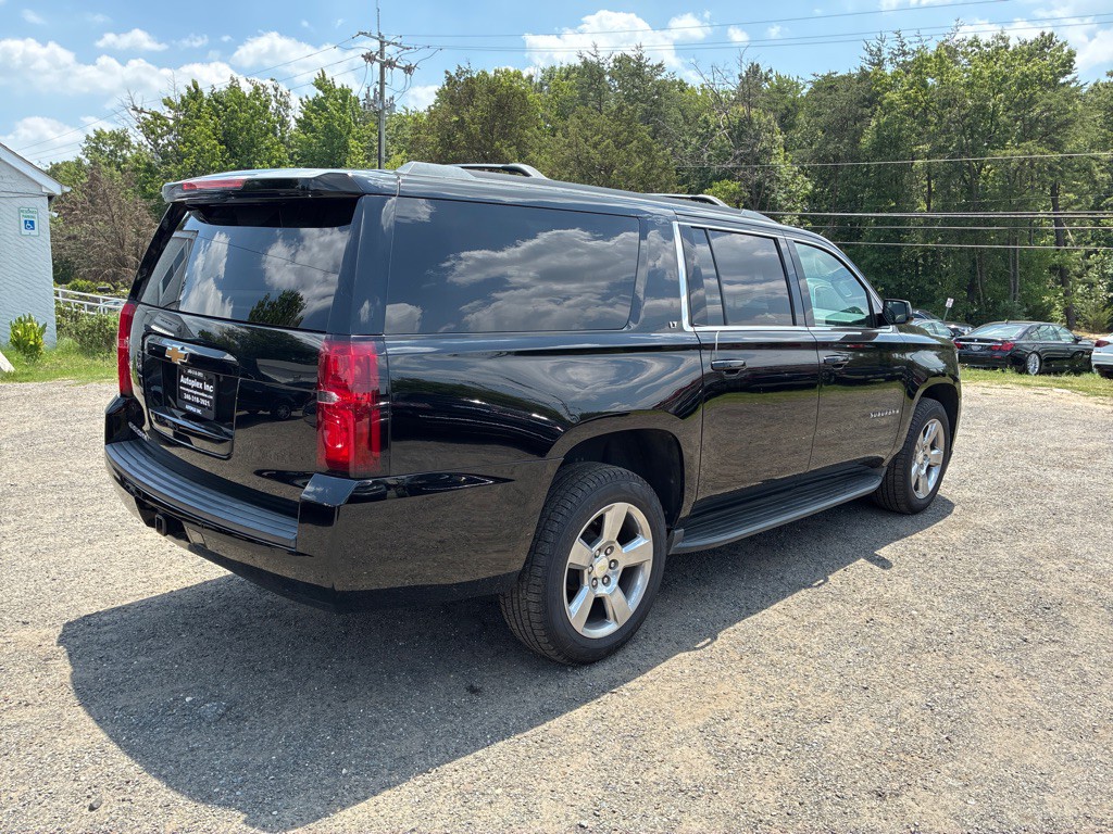 2017 Chevrolet Suburban Image 9