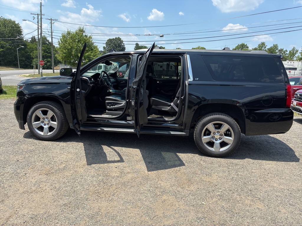 2017 Chevrolet Suburban Image 15