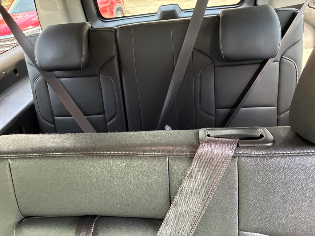 2017 Chevrolet Suburban Image 17