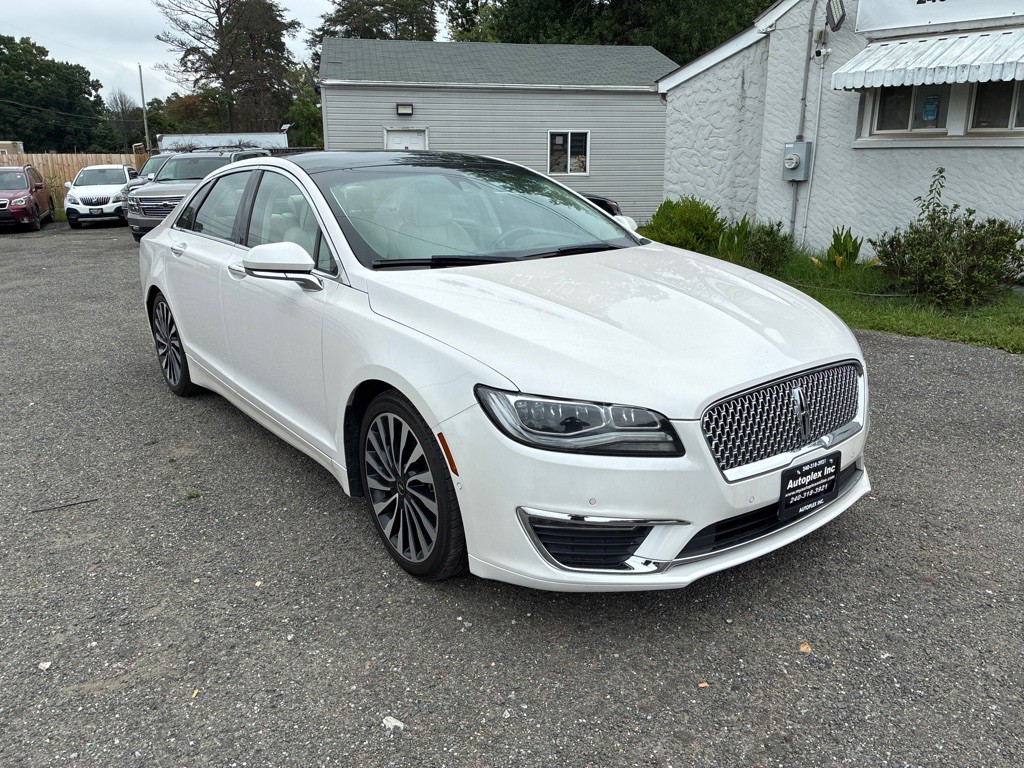 2018 Lincoln MKZ Image 2