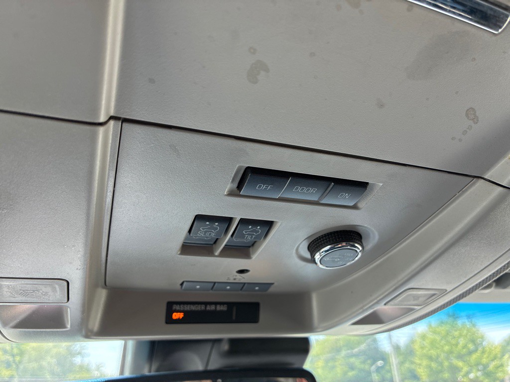 2017 Chevrolet Tahoe Image 21