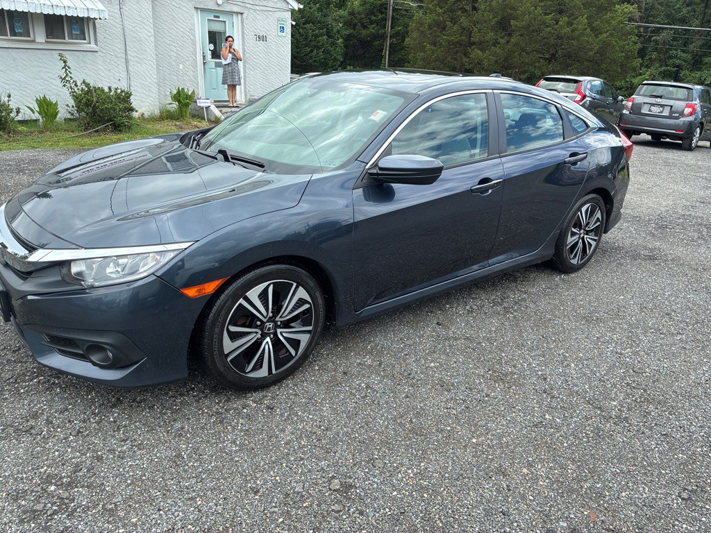 2017 Honda Civic Image 16