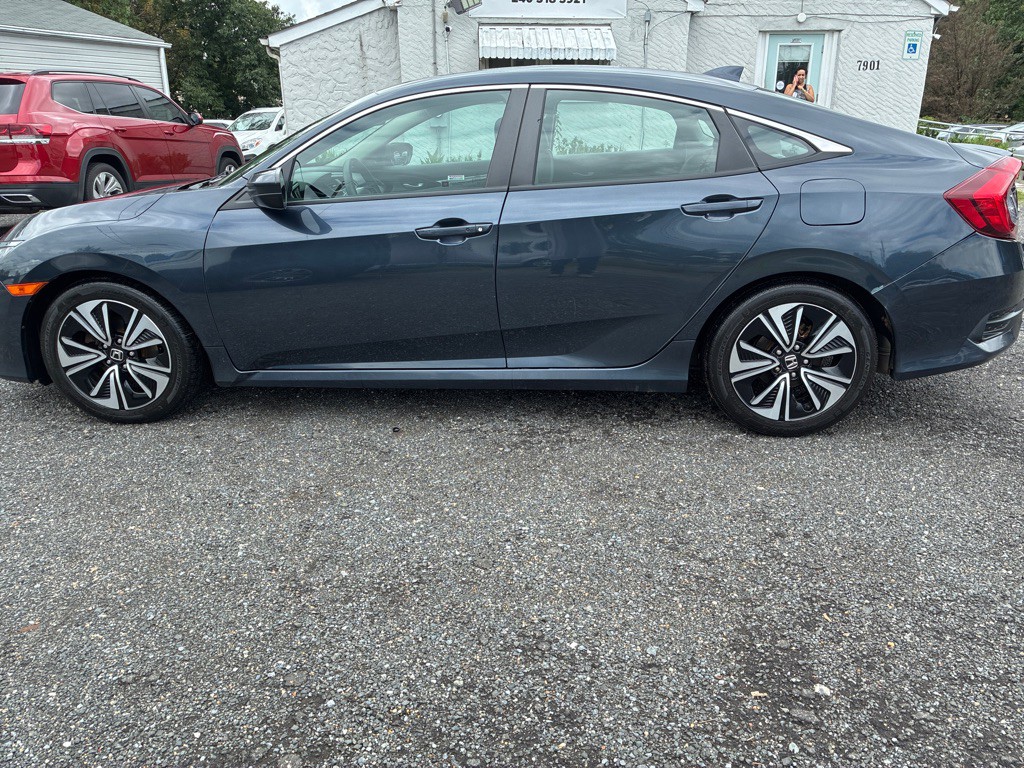 2017 Honda Civic Image 17