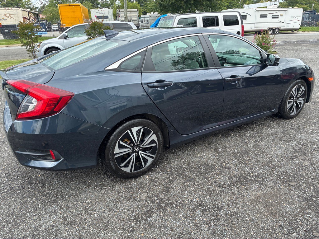 2017 Honda Civic Image 19