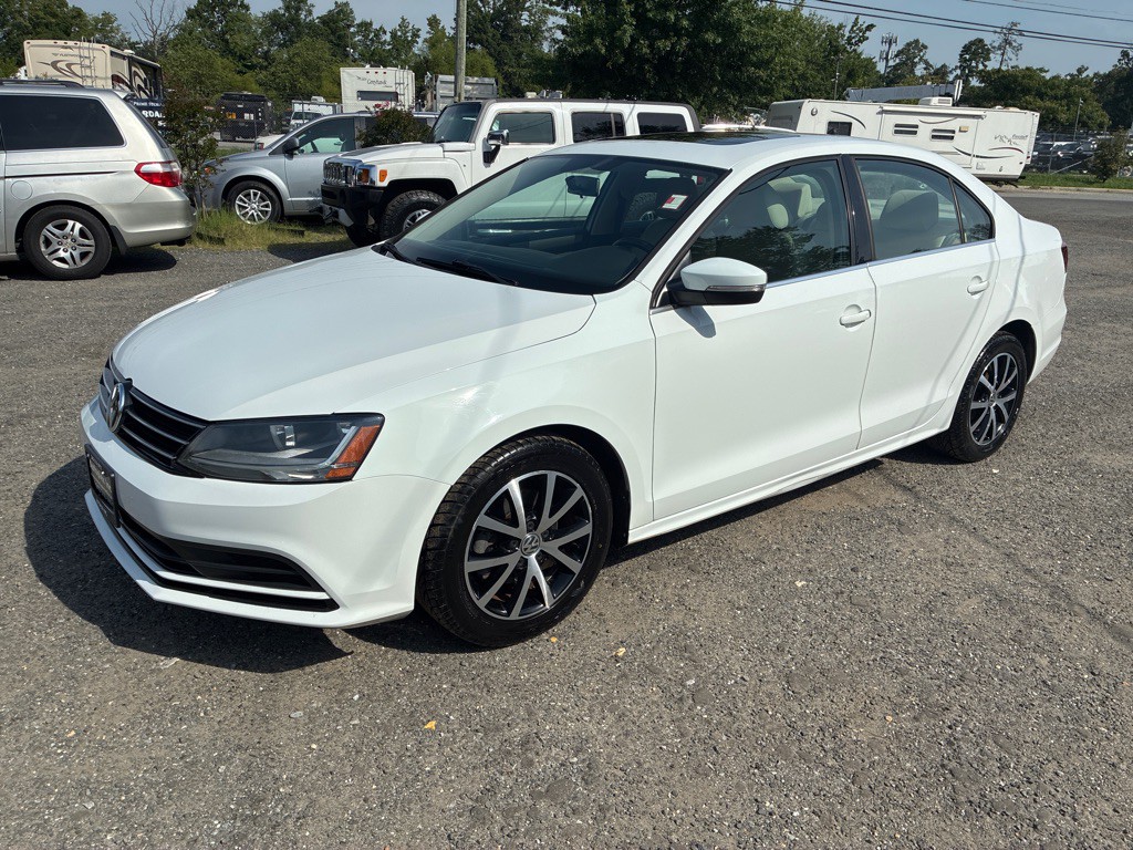 2017 Volkswagen Jetta Image 2