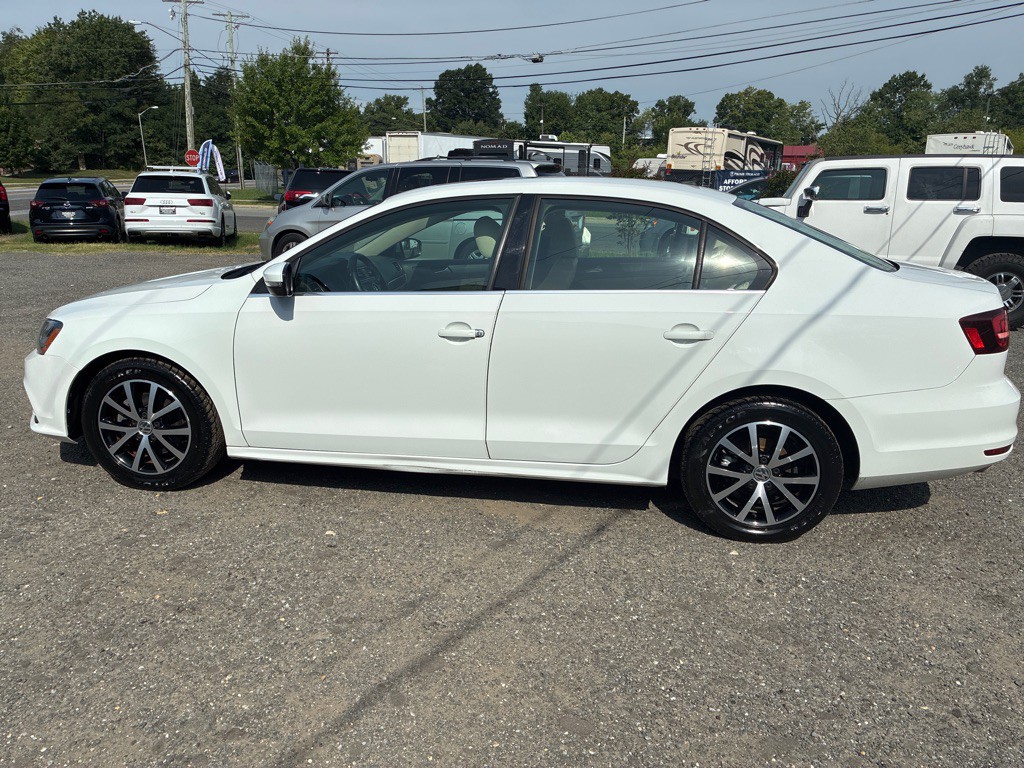2017 Volkswagen Jetta Image 4