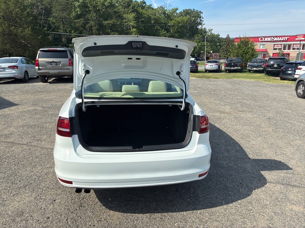 2017 Volkswagen Jetta Image 8