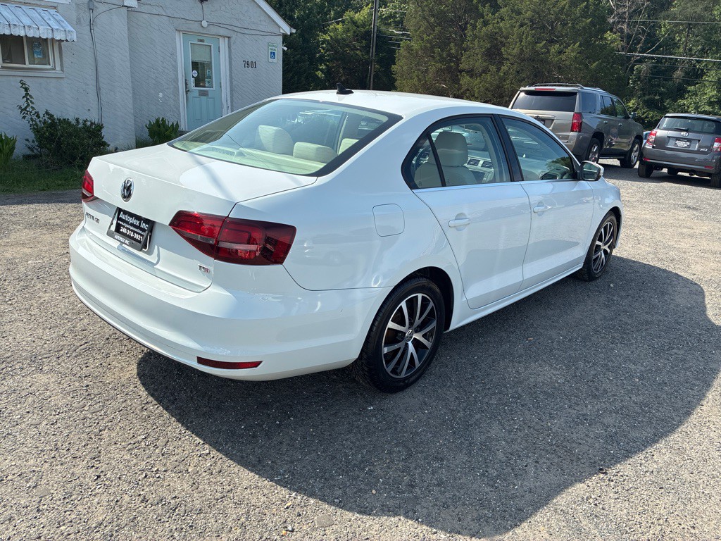 2017 Volkswagen Jetta Image 9