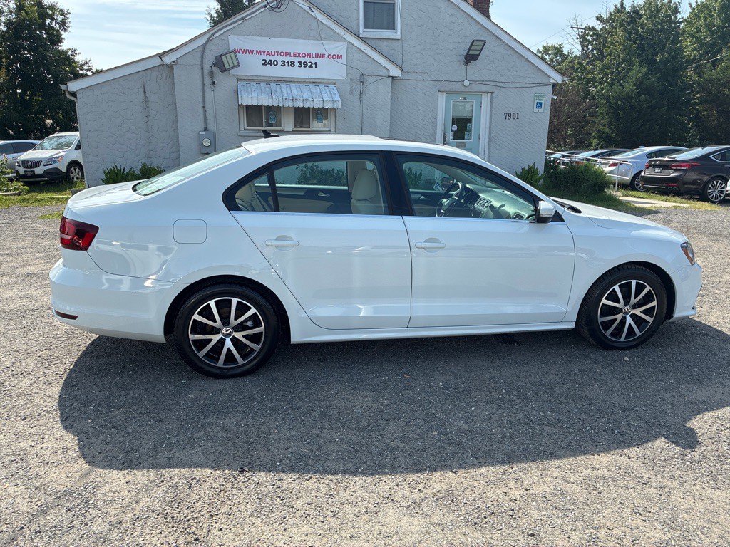 2017 Volkswagen Jetta Image 10