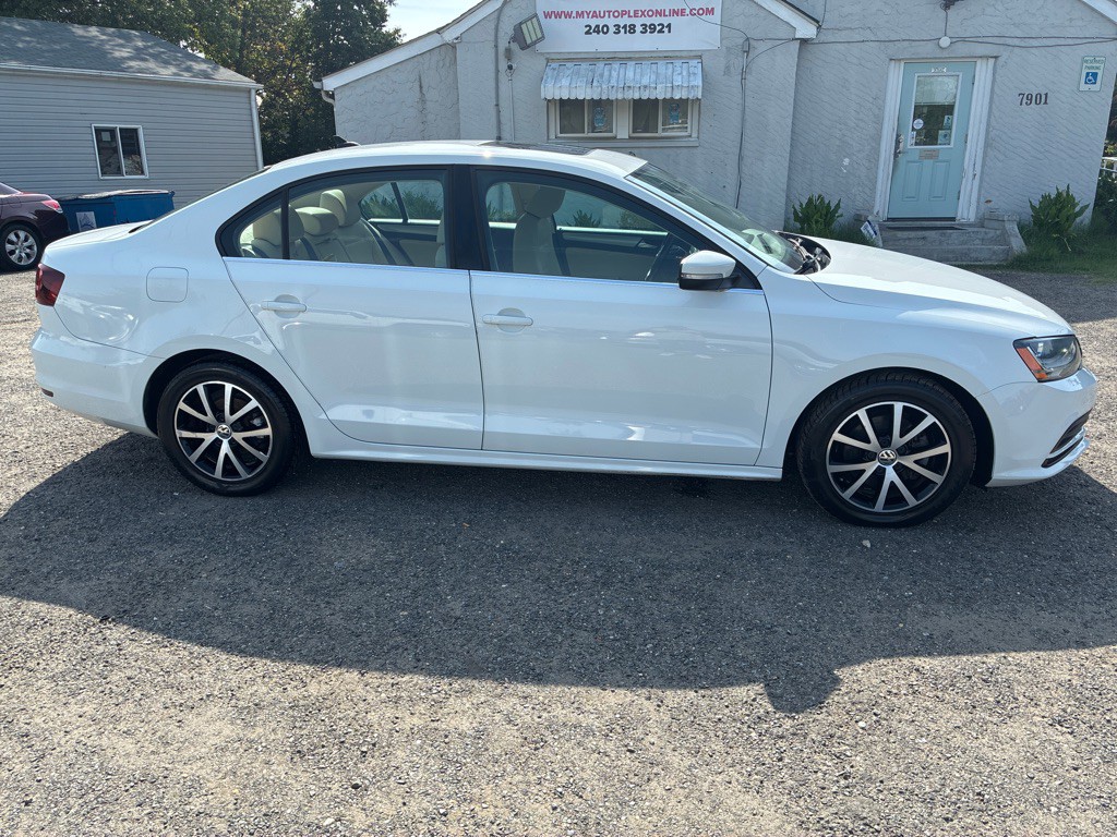 2017 Volkswagen Jetta Image 11