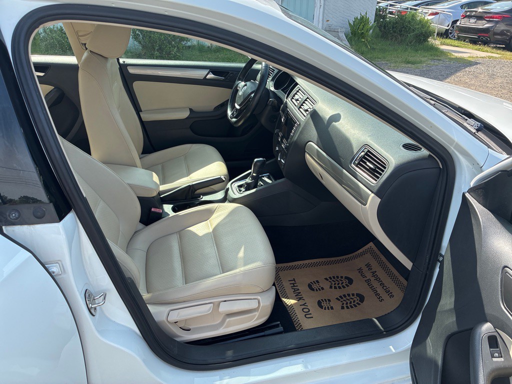 2017 Volkswagen Jetta Image 15