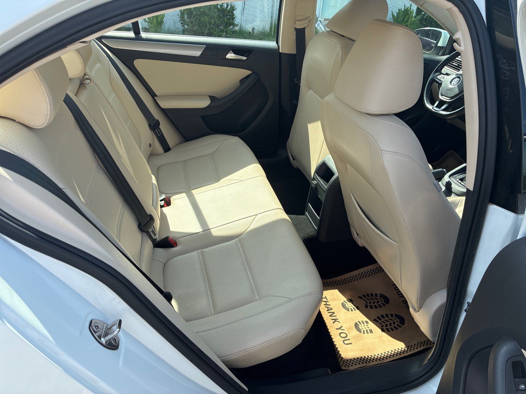 2017 Volkswagen Jetta Image 16