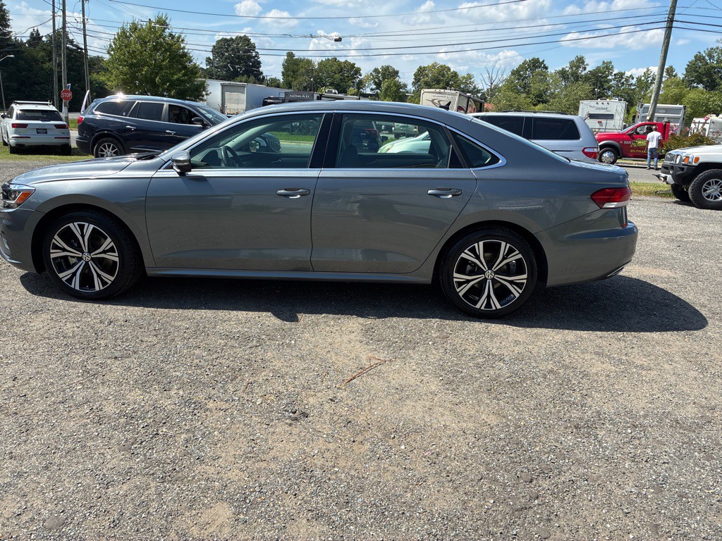 2021 Volkswagen Passat Image 4