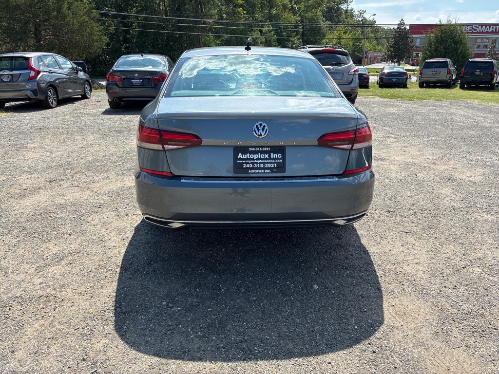 2021 Volkswagen Passat Image 7