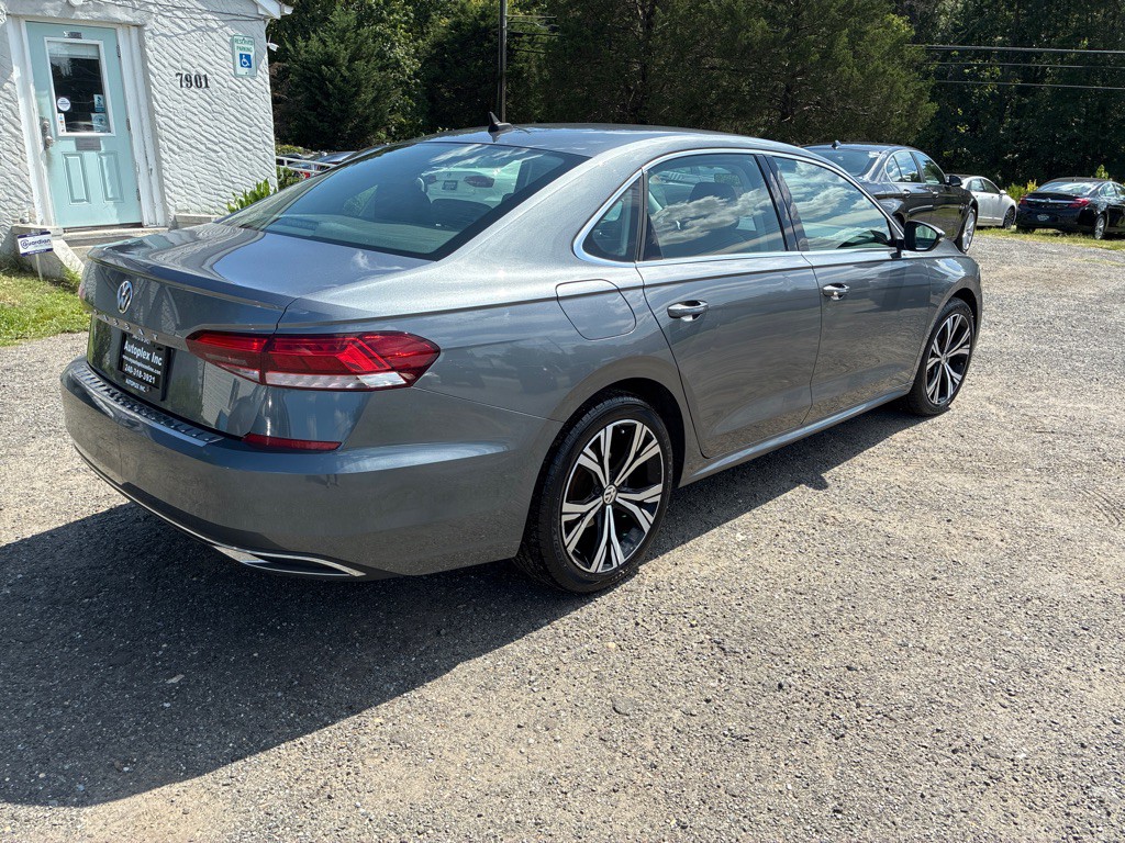 2021 Volkswagen Passat Image 9