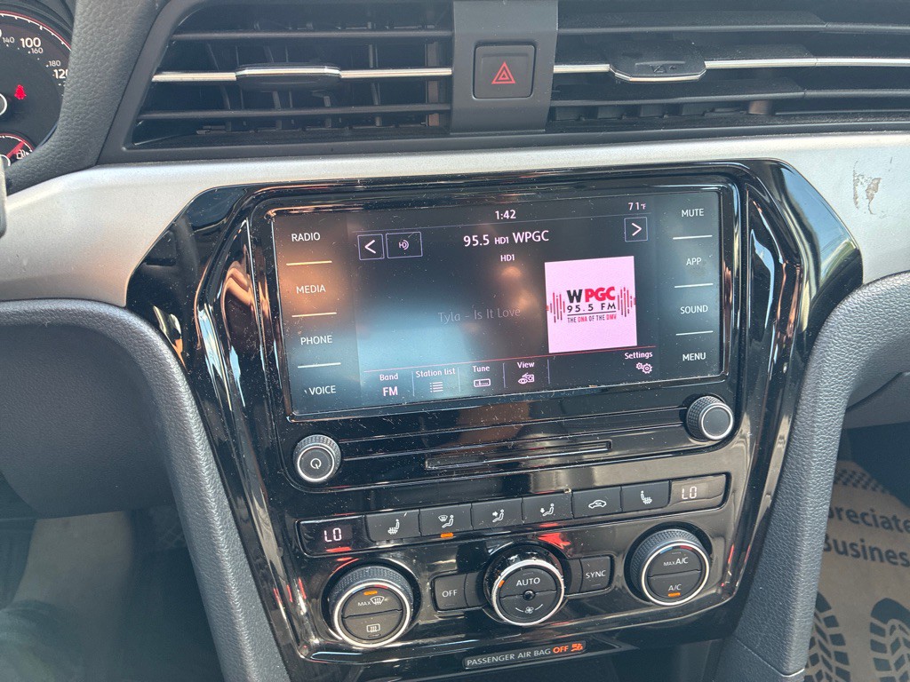 2021 Volkswagen Passat Image 18