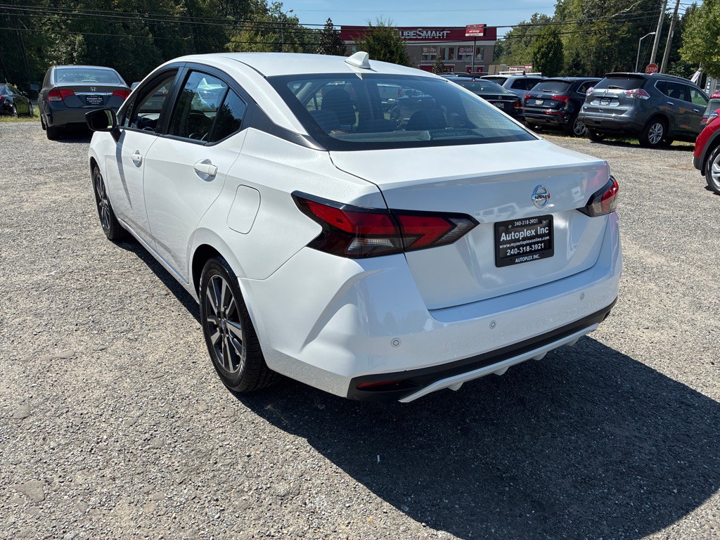2022 Nissan Versa Image 5