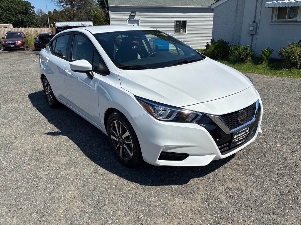 2022 Nissan Versa Image 11