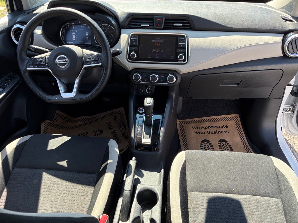 2022 Nissan Versa Image 16