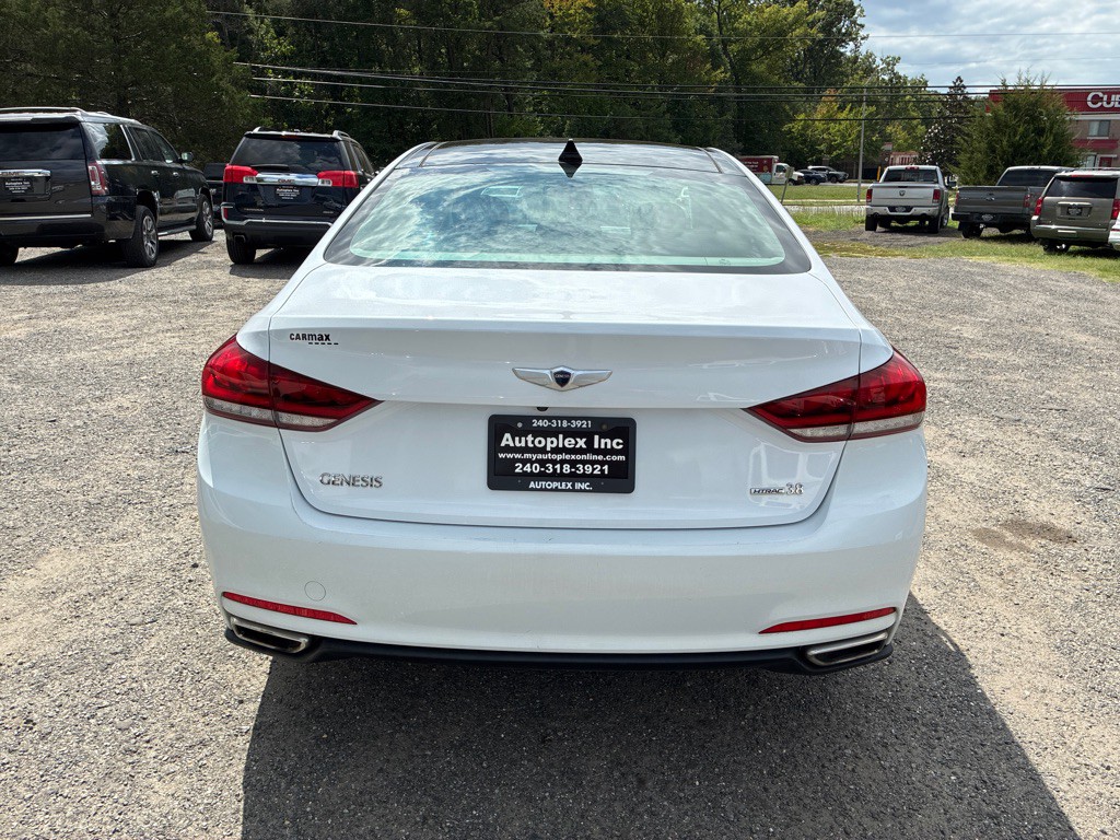 2016 Hyundai Genesis Image 6