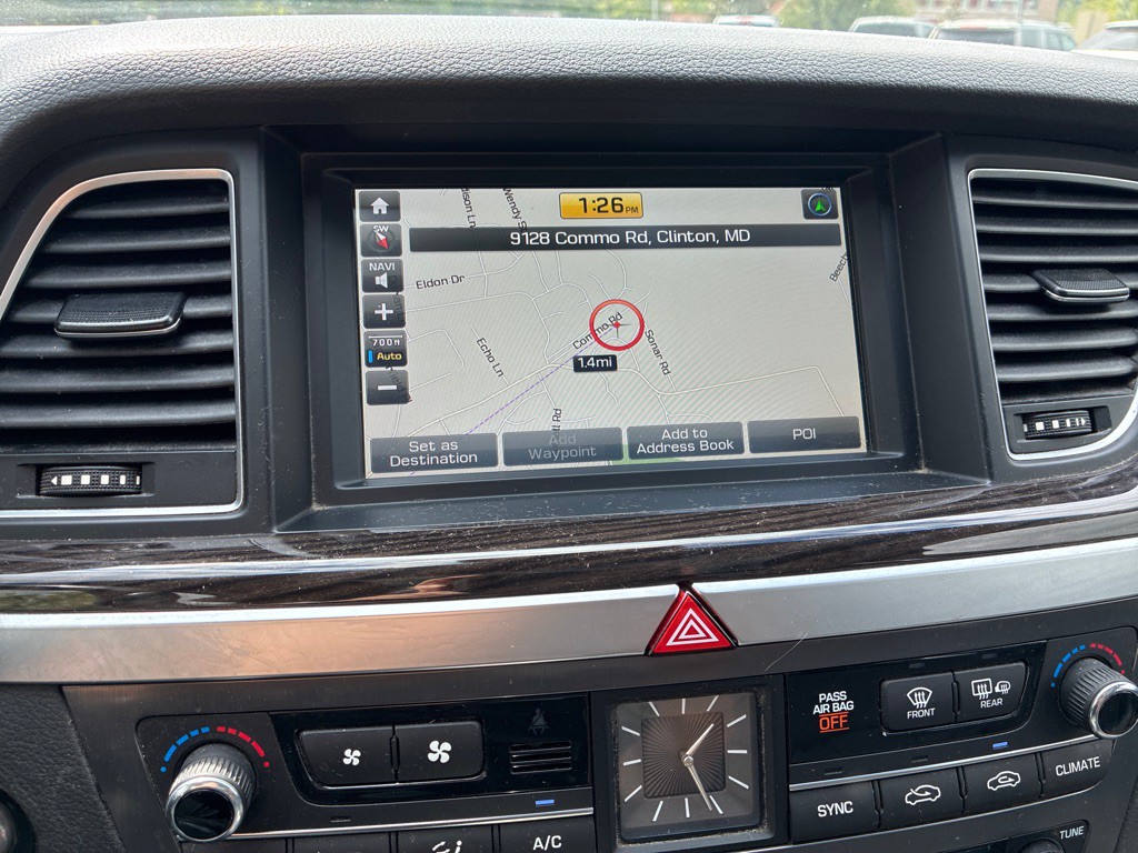 2016 Hyundai Genesis Image 17