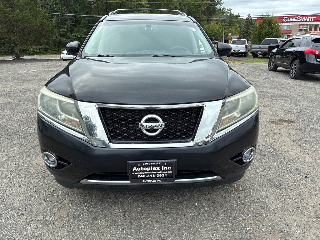 2015 Nissan Pathfinder Image 1