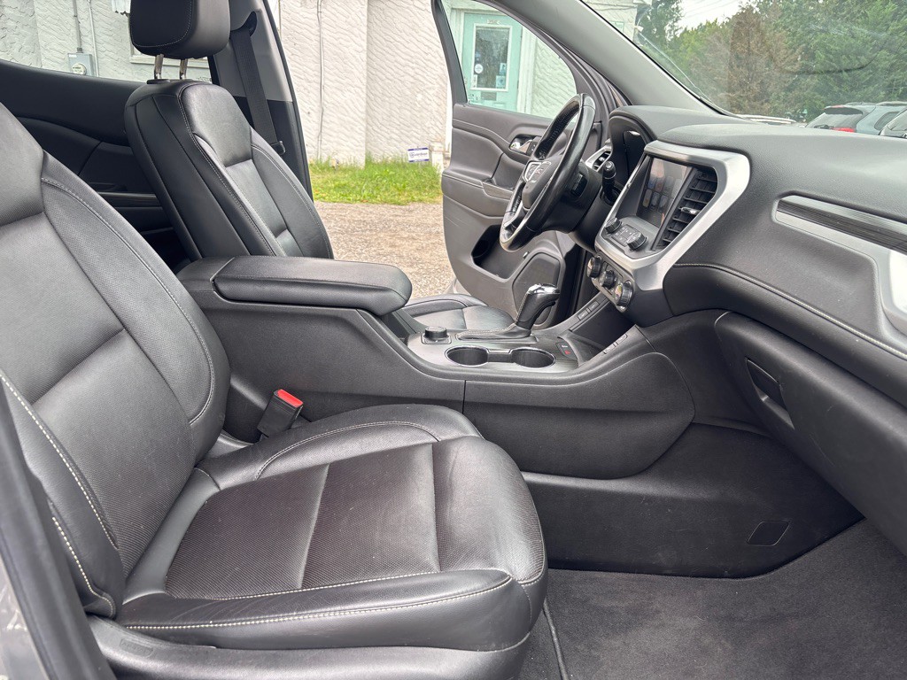 2019 GMC Acadia Image 18